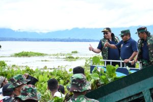 Kolaborasi Memelihara Kelestarian Danau Toba, Vandiko Sebut, Eceng Gondok dapat Menambah Mata Pencaharian Masyarakat