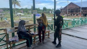 Pos Kamundan Satgas Kewilayahan Yonif 642/Kapuas Laksanakan Kegiatan Komsos