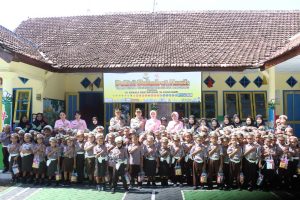 *Dekatkan Diri dengan Anak Sejak Dini, Kapolresta Banyuwangi Gelar Polisi Sahabat Anak di TK Kemala*