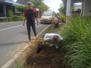 *Terkesan Serampangan! Proyek Galian kabel tembaga milik Telkom diprotes warga