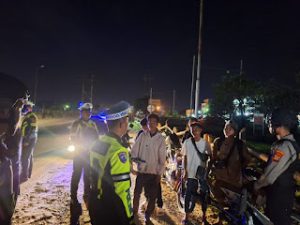 Polres Bengkalis dan Polsek Mandau Laksanakan Patroli Malam