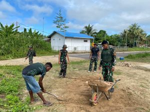 Satgas Yonif 642/Kps Laksanakan Karya Bakti di Sekitar Gereja
