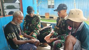 Satgas Yonif 641/Bru Berikan Layanan Kesehatan Bagi Warga Distrik Kobakma