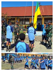 Tingkatkan Rasa Cinta Tanah Air, Satgas Yonif 641/Bru Ajarkan Tata Cara Upacara Bendera Pada Murid SMP Negeri 1 Wamena