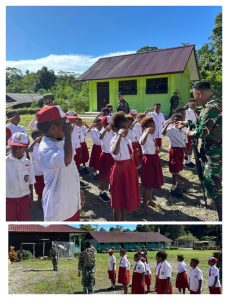Satgas Yonif 642/Kps Latih Baris-Berbaris Siswa SD Inpres Masyeta