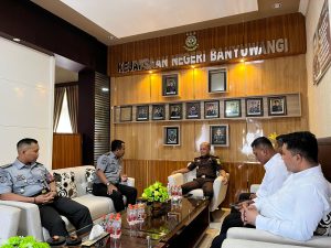 Lanjutkan Sinergi, Kalapas Banyuwangi Kunjungi PN dan Kejaksaan