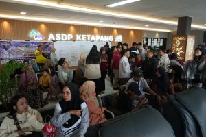 KMP Tunu Pratama Jaya Tenggelam, Bupati Ipuk Kerahkan Fasilitas Bantu Evakuasi dan Tindakan Medis