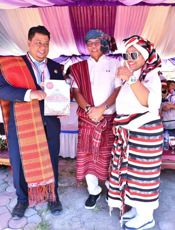 Festival Wisata Edukasi Leluhur Batak Rumahela 2025 Resmi Dibuka oleh Bupati Samosir