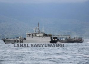 Danlanal Banyuwangi dan Pangkoarmada II Pimpin Evaluasi Strategi SAR di Selat Bali