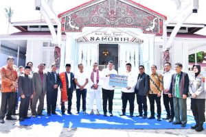 Setelah 21 Tahun Menanti, Gubernur Sumut Resmi Serahkan Aset Rumah Dinas Bupati ke Pemkab Samosir