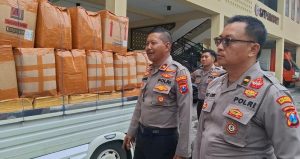 *Patroli Perintis Presisi Polresta Banyuwangi Gagalkan Pengiriman Ribuan Botol Arak*