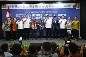 Bupati Samosir Dampingi Gubernur Sumatera Utara dalam Konferensi Pertama Destinasi Geowisata Kaldera Toba Unesco Global Geopark 2025