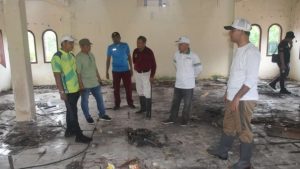 Bupati Sarolangun Hurmin, Kadis LHD Sarolangun Kurniawan, para kepala OPD dan jajaran saat gorong royong di eks kampus Unja Sarolangun