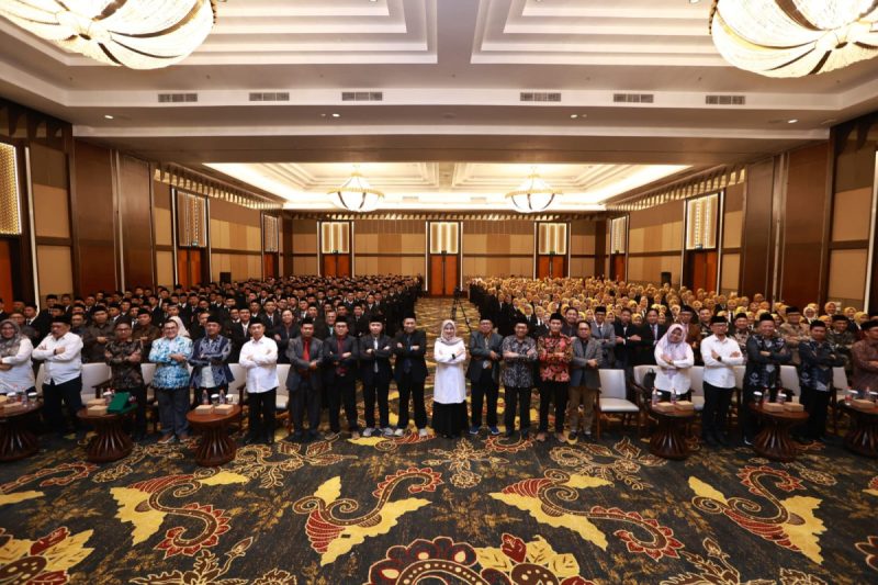 Motivasi Ratusan Guru di Yudisium UIN KH Ahmad Siddiq, Bupati Ipuk Ajak Lebih Inovatif