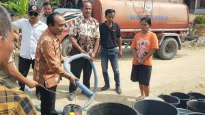 Krisis Air Bersih Melanda Samosir, Pemkab Salurkan Bantuan ke Daerah Pegunungan