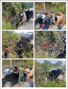 Satgas Pamtas RI-RDTL Evakuasi Kendaraan Kecelakaan di Desa Sunsea