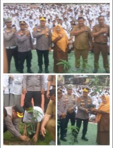 Acara sosialisasi Kapolsek Mandau dan jajaran Kasatlantas di SMU Negri 2 mandau