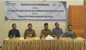 Bupati Sarolangun Hurmin Teken MoU Bersama PT. AJC (Anugrah Jambi Coalindo)