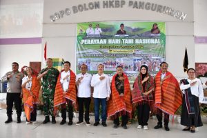 PEMKAB SAMOSIR RAYAKAN HARI TANI NASIONAL