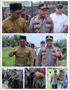 Kapolres Rohil dan Wakil Bupati Rohil Pasang Plang Larangan di Lahan Bekas Terbakar Kecamatan Bangko